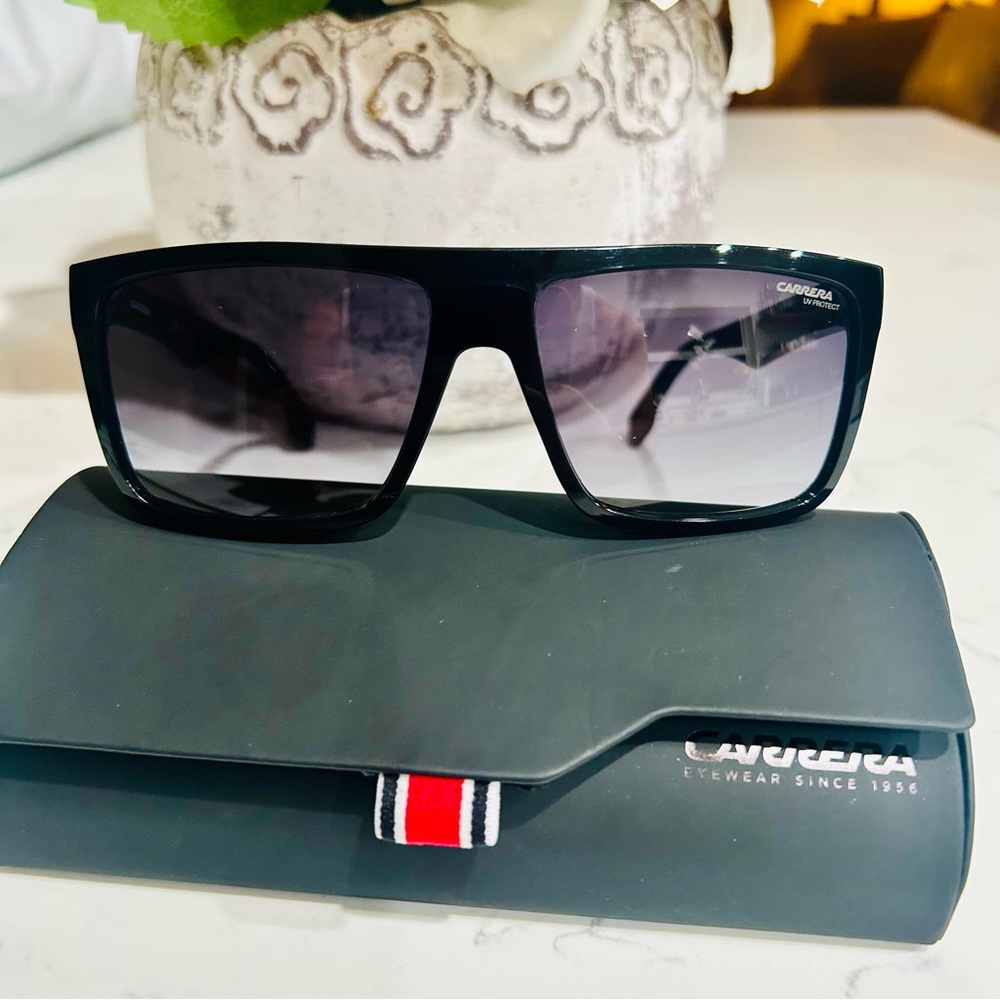 Unisex Men or Women Carrera Sunglasses Black Original w case Sells for 125.